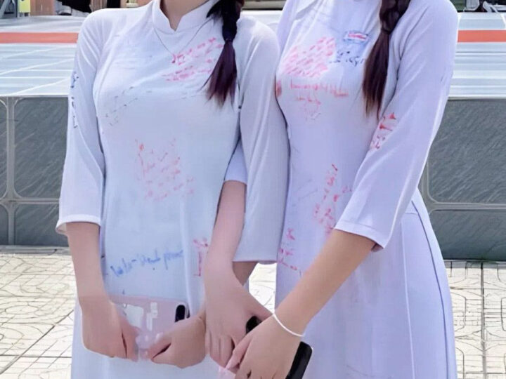 Ảnh 1 của Clip sex em học sinh cấp 3 bú cu trong toilet chưa đã dẫn người yêu về phòng chịch
